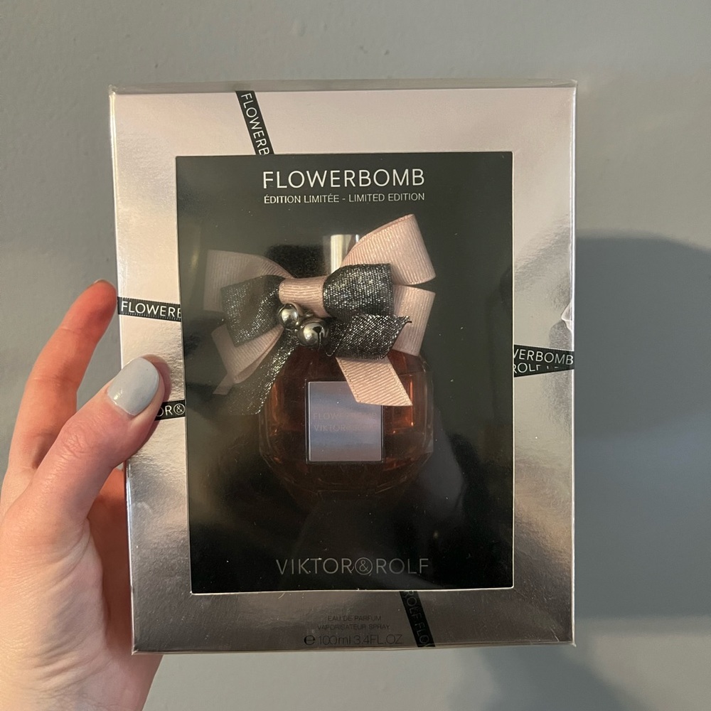 Viktor & Rolf Flowerbomb perfume